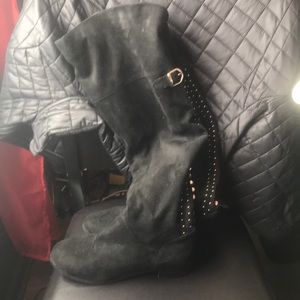 Tall Black suede boots they look better then the picture